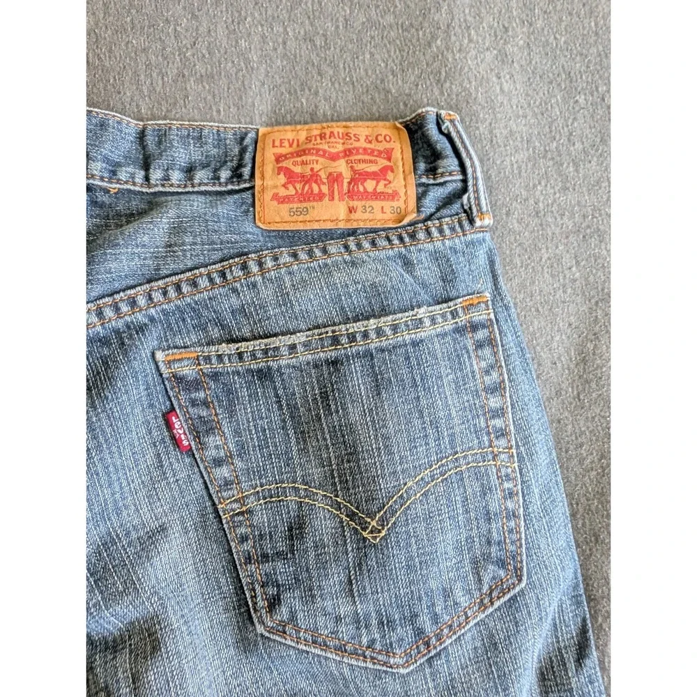 Levis 559 Relaxed Straight Jeans Mens 32x30 Blue Medium Wash Denim 00559-2765